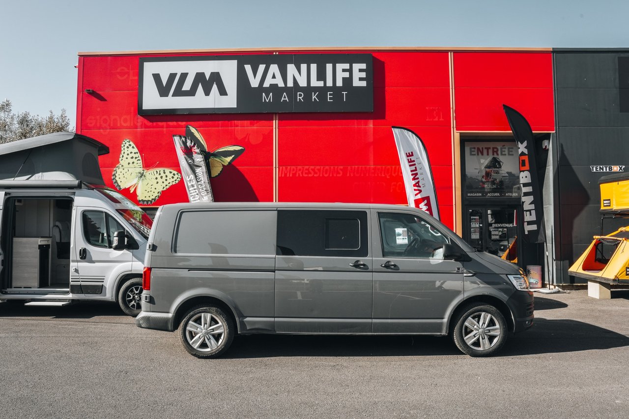 Van aménagé prêt à partir, préparé par Vanlife Market