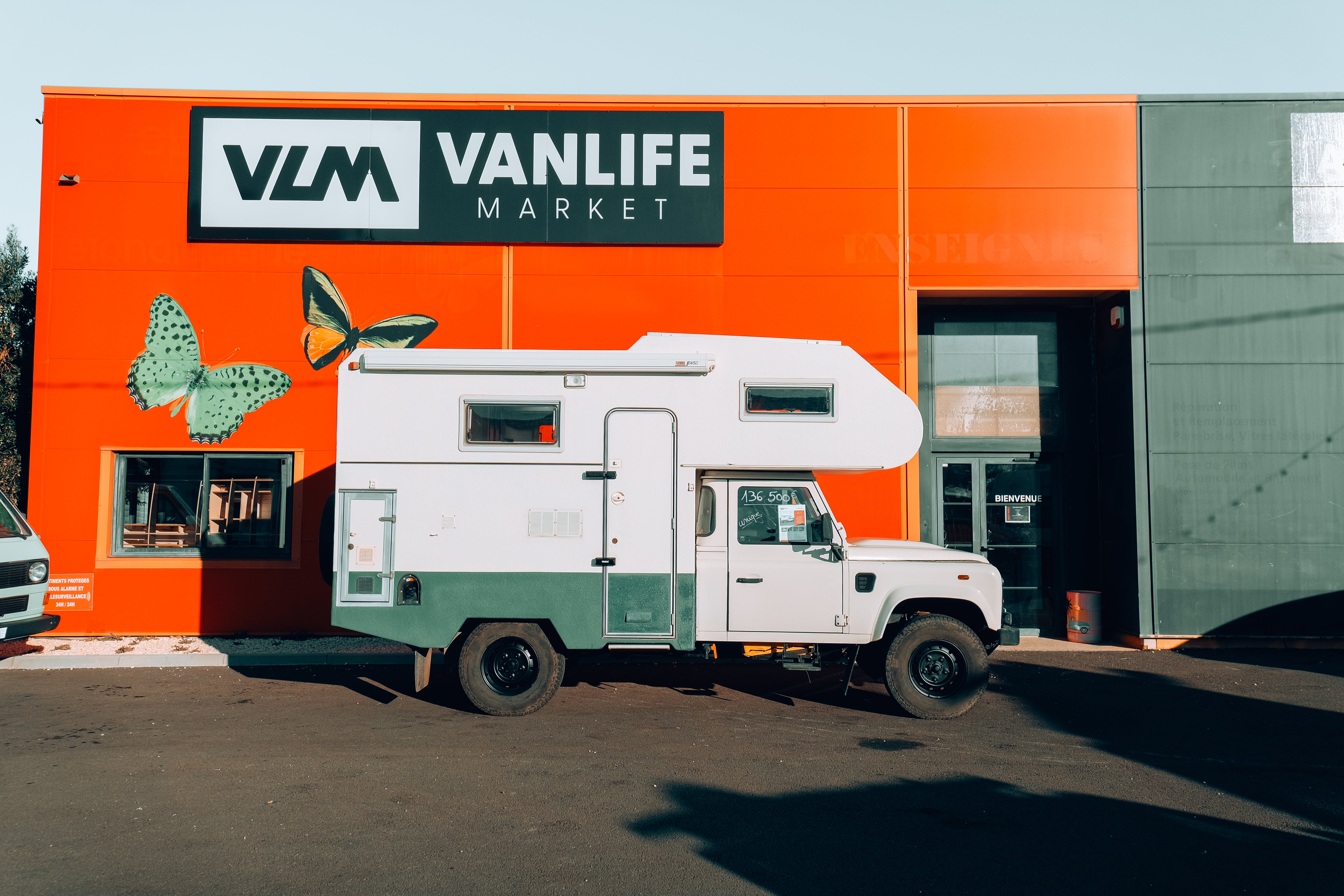 Land Rover Defender 130 4x4 VASP Clémenson – 197 121 KM – 2 Personnes - Garantie 3 mois