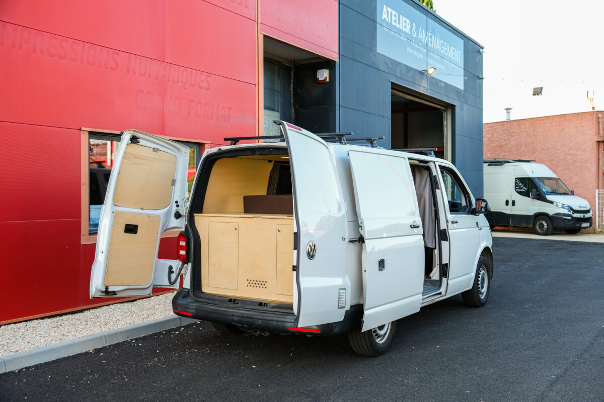 Volkswagen T6 L1H1 – 2.0 TDI 140ch – Boîte Auto – VASP – Aménagement pro – Image 3