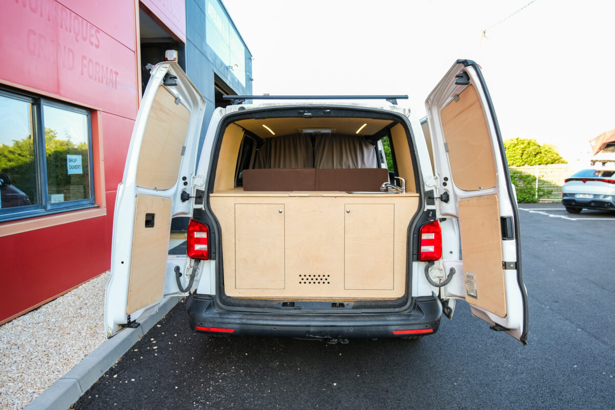 Volkswagen T6 L1H1 – 2.0 TDI 140ch – Boîte Auto – VASP – Aménagement pro – Image 4