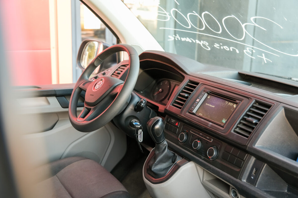 Volkswagen T6 L1H1 – 2.0 TDI 140ch – Boîte Auto – VASP – Aménagement pro – Image 12