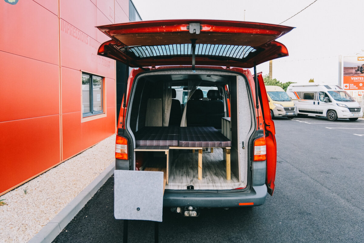 Volkswagen T5 2.0 TDI aménagé – Visible à Lézignan – Garantie incluse – Image 4