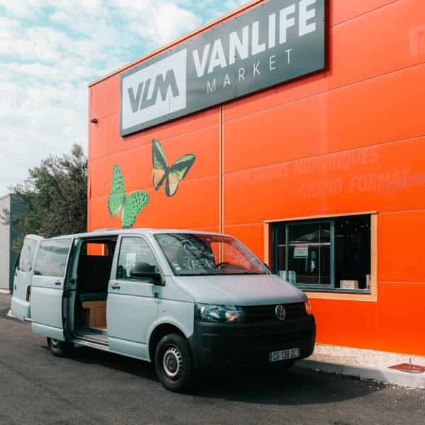 Volkswagen T5 L1H1 2.0L – 102 CH – 3 PLACES
